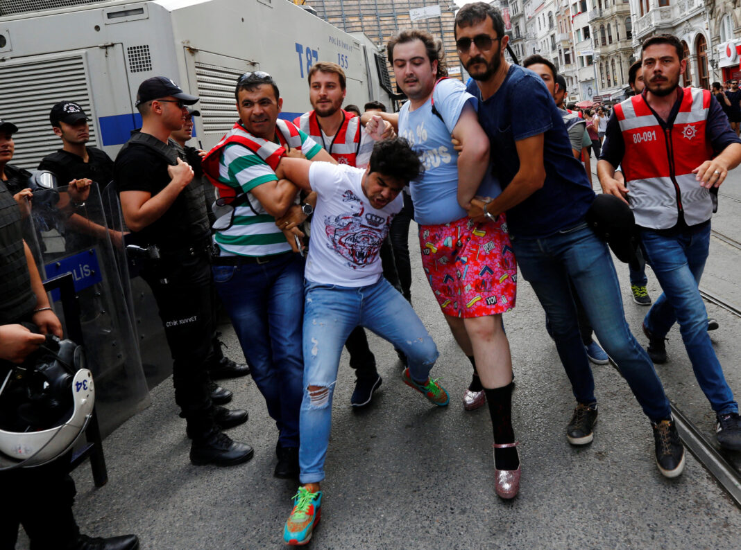 Turkish police interrupted Istanbul Pride, arrest dozens, including journalists