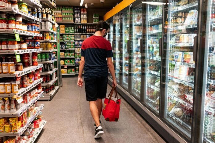 France confirms to spend another 20 billion euros to mitigate inflation France confirms to spend another 20 billion euros to mitigate inflation