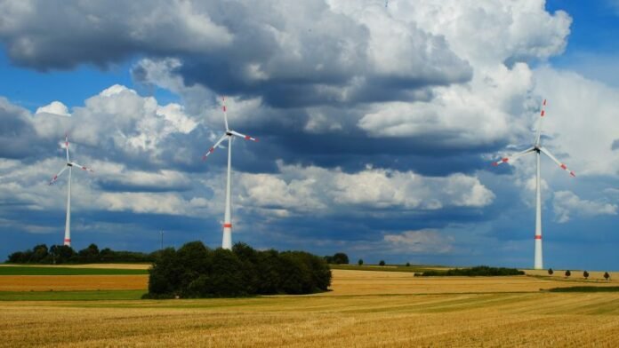 The north of Germany, where the majority of wind turbines are located, and the south, where the majority of solar panels are located, are becoming increasingly divided. The stability of the network can suffer consequences The north of Germany, where the majority of wind turbines are located, and the south, where the majority of solar panels are located, are becoming increasingly divided. The stability of the network can suffer consequences