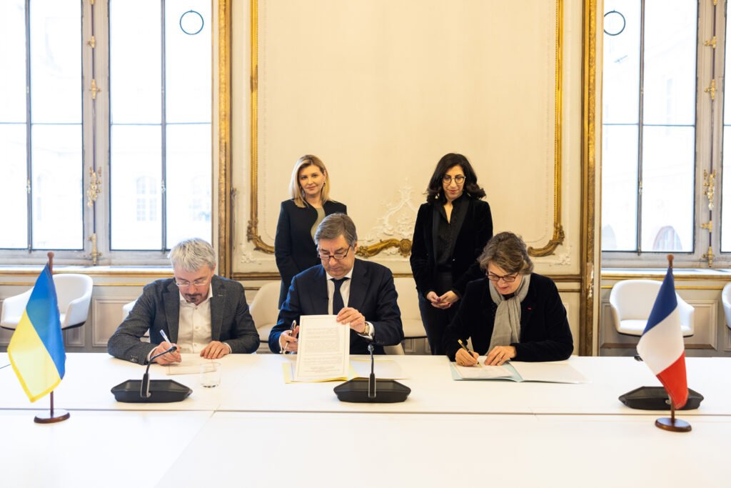 On December 13, Zelenska shared her concerns about protecting Ukraine's cultural heritage in Paris with Audrey Azoulay, the CEO of UNESCO