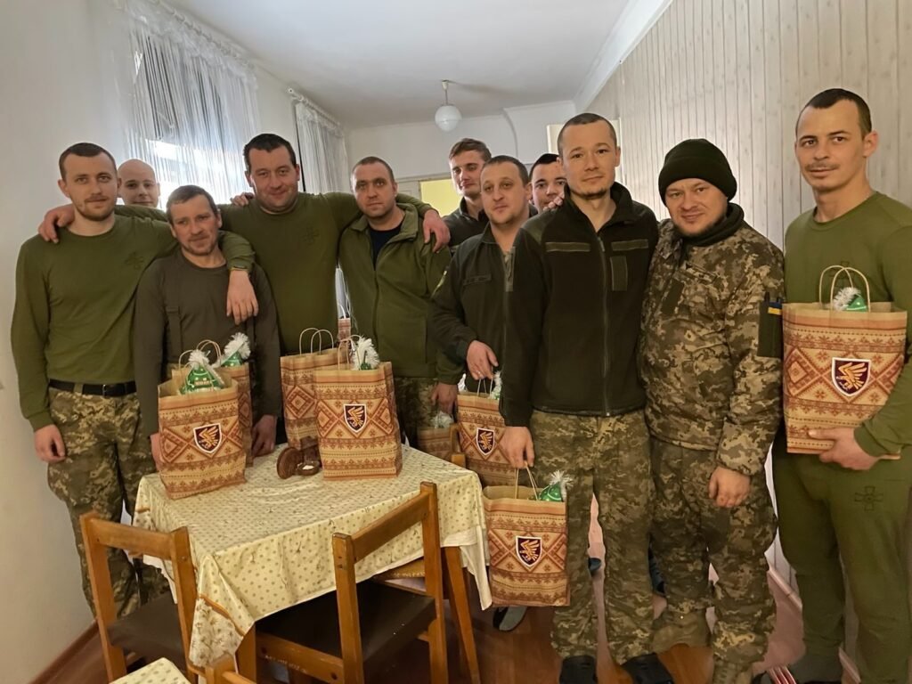 The 95th separate airborne assault brigade congratulated the upcoming New Year holidays to their soldiers who are currently undergoing treatment