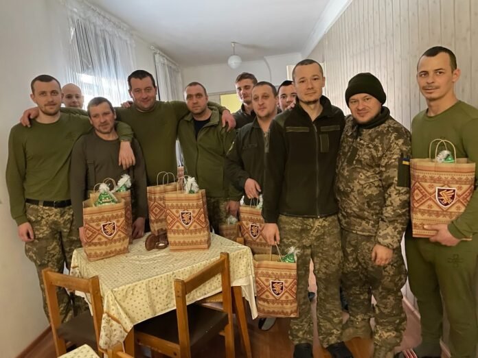 The 95th separate airborne assault brigade congratulated the upcoming New Year holidays to their soldiers who are currently undergoing treatment
