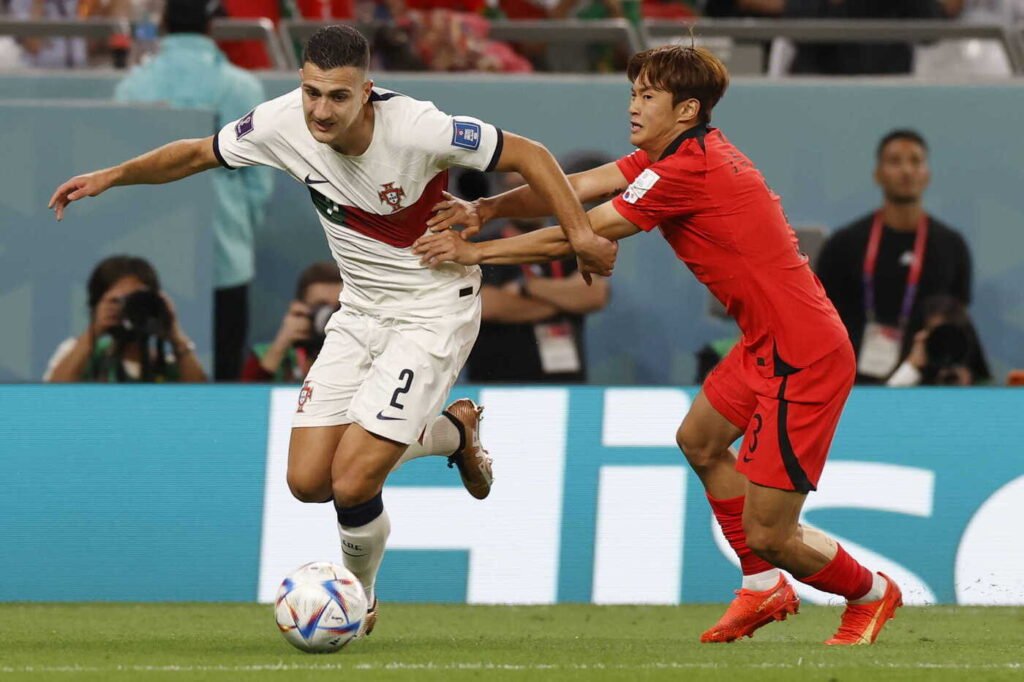 By defeating Portugal with a goal in the waning seconds of the contest, South Korea guaranteed their place in the round of 16. After a spectacular goal by Korean midfielder Hwang Hee-Chan, assisted by Son Heung-min, past Portugal's wall 'Diogo Costa, the game concluded 2-1