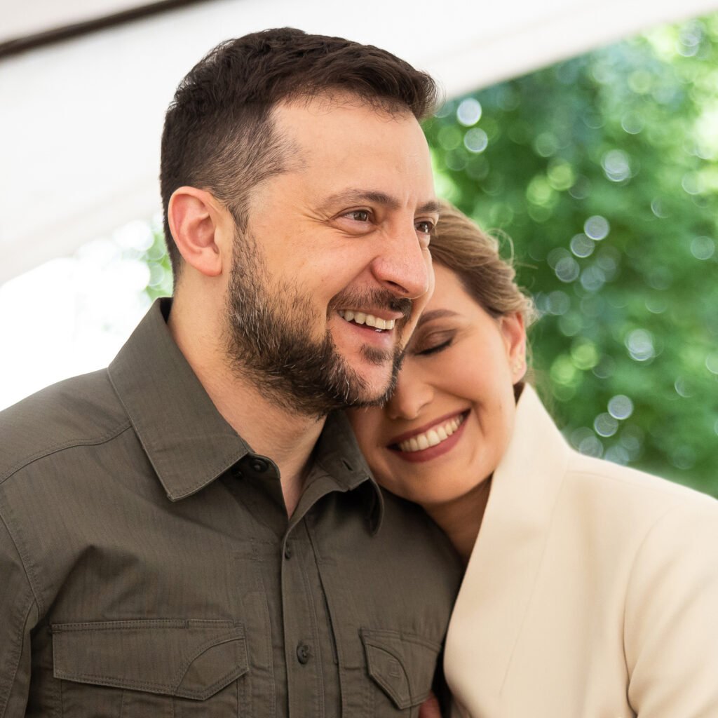 Ukraine's first lady, Olena Zelenska, shared a picture of himself and Ukrainian President Volodymyr Zelensky. Both met each other after a long time as they were busy performing their national duty during the crisis
