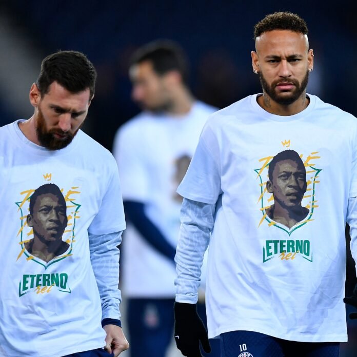 The biggest club in France, Paris Saint-Germain, paid respect to the late football legend Pele, who passed away on December 29, 2022, after battling Collen cancer at a Sau Paulo hospital The biggest club in France, Paris Saint-Germain, paid respect to the late football legend Pele, who passed away on December 29, 2022, after battling Collen cancer at a Sau Paulo hospital