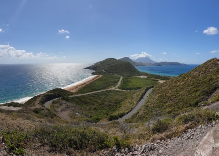 On March 9, the Government of St. Kitts & Nevis went to London yesterday to meet with investors and promote the twin-island federation as a perfect destination for investments while encouraging investment within the country