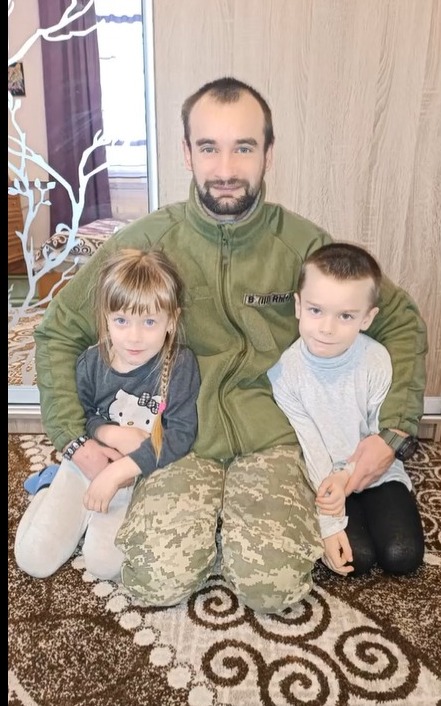 Another Ukrainian soldier was killed in Bakhmut while engaged in combat with Russian forces, according to @INTobservers, a Ukrainian and Russian social media information source