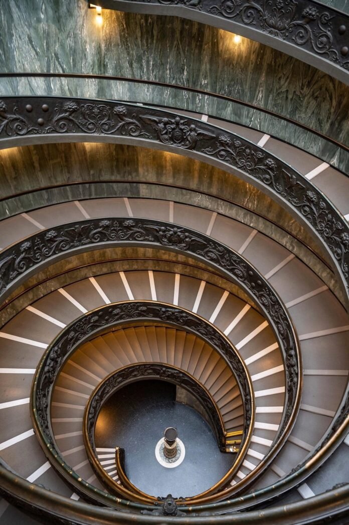 KNOW HERE: Unique facts about Bramante Staircase of Vatican City