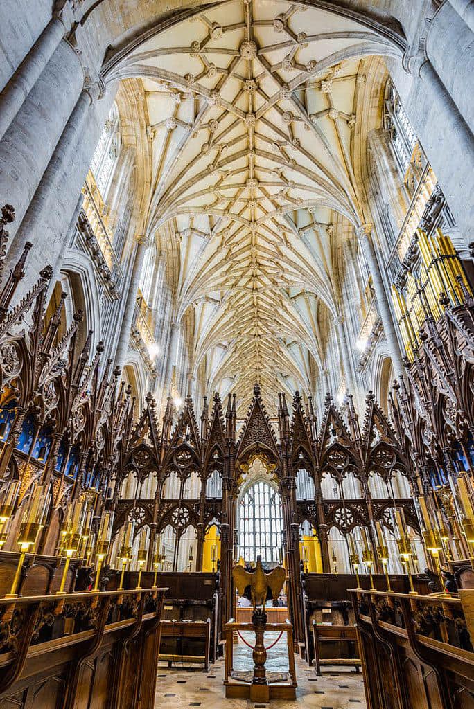 KNOW HERE: Unique Facts about Famous Holy Winchester Cathedral of Northern Europe