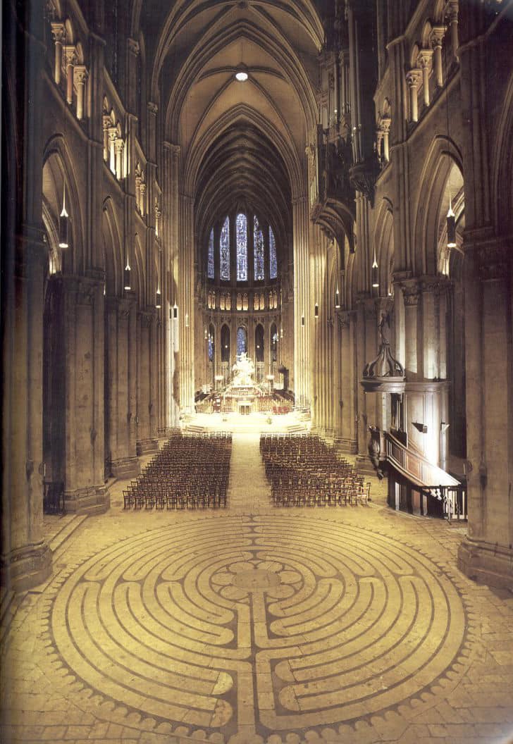KNOW HERE: Unique Features of Labyrinth Chartres Cathedral in France