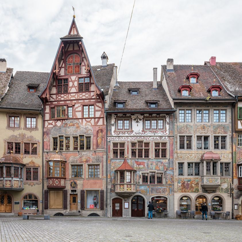 KNOW HERE: Stein am Rhein, best-preserved medieval small town in Germany