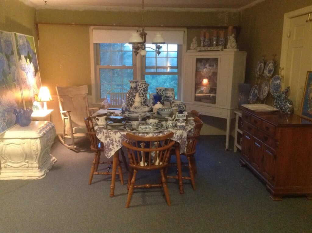 US-based Fifi Lefan shares glimpses of 1966 built house