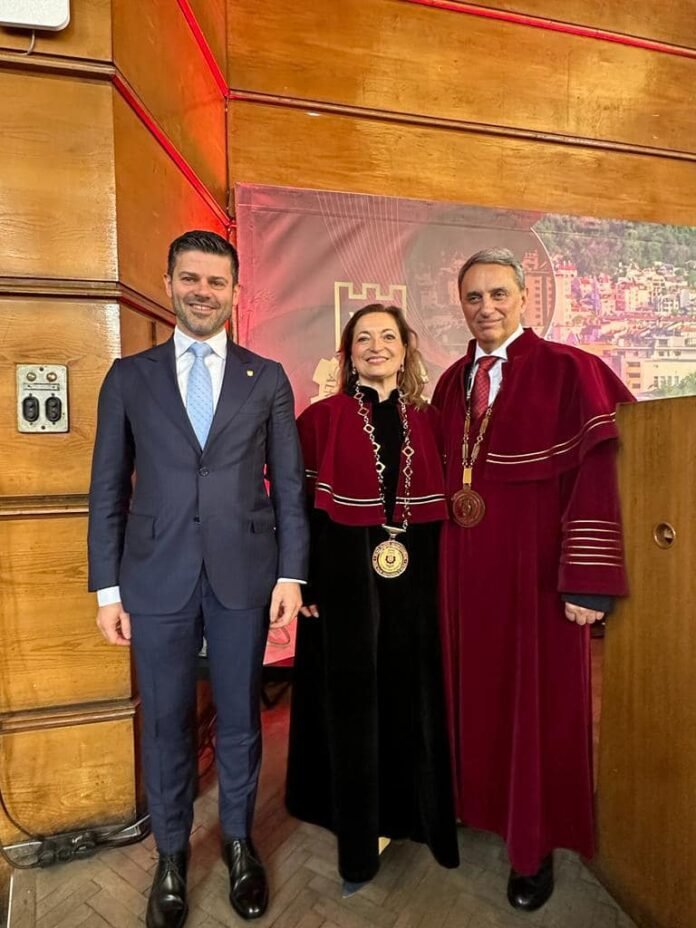 Bulgaria: Ambassador of Italy in Sofia honours with title Flame of Mollov in Plodiv Bulgaria: Ambassador of Italy in Sofia honours with title Flame of Mollov in Plodiv