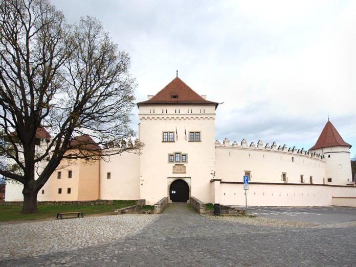 READ HERE: Unique features of Kežmarský zámok Castle in Kezmark READ HERE: Unique features of Kežmarský zámok Castle in Kezmark