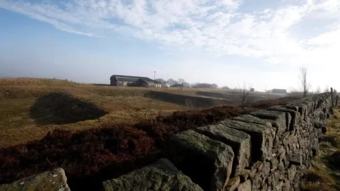 UK: MP Robbie Moore supports transformation of Thornton Moor Water Treatment Works into outdoor swimming destination