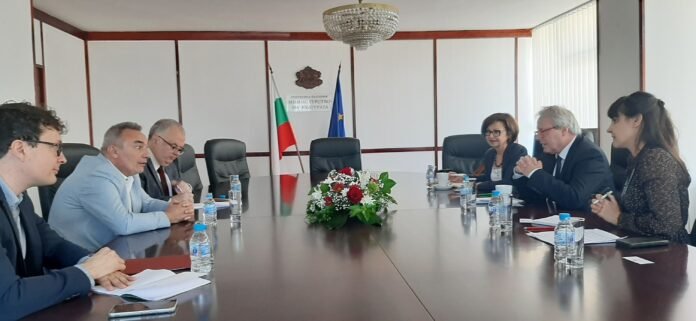 Bulgaria: Minister of Culture Krstu Krstev meets French Republic Ambassador N. Pr. Joel Meyer on Friday