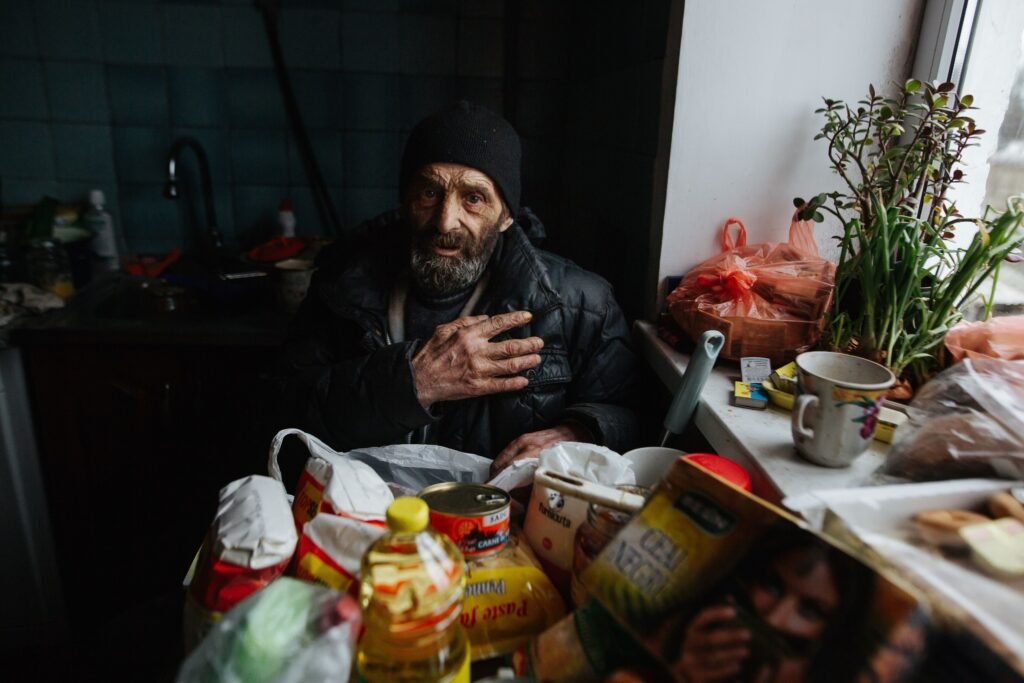 'Mission Without Borders UK' Organisation volunteers material & physical support to Ukraine