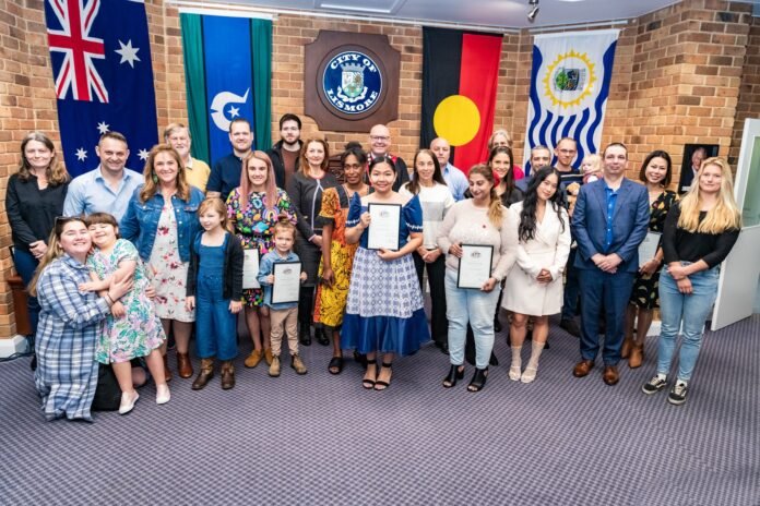 Mayor welcomes Australia's Newest Citizens Mayor welcomes Australia's Newest Citizens