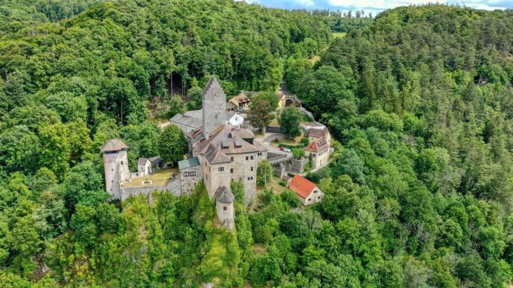 KNOW HERE: Interesting features of Kipfenberg Castle in Bavaria