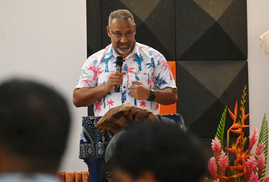 Fiji: Rural, Maritime Dev Minister Sakiasi Ditoka outlines expectations to Ministry Staff