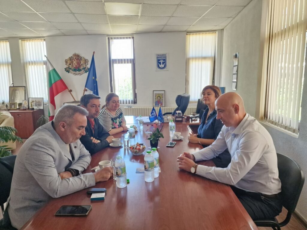 Bulgaria: Ministery of Culture Krastu Krastev holds working meeting with Sozopol Municipality Mayor