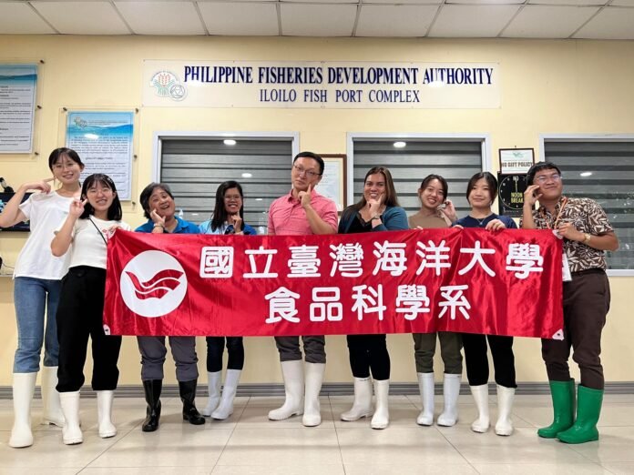 Professor of Department of Food Science, Yu-Wei Chang, visits students participating in IFPT programme