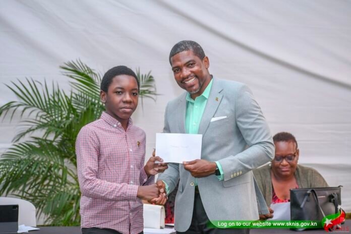 St Kitts and Nevis: PM Drew attends Annual Scholarship Ceremony