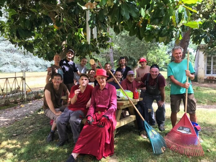 France: Nalanda Community Seeks Enthusiastic Long term Garden Volunteer