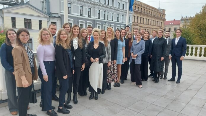 SSE Riga Future Leaders Academy- Jauno līderu akadēmija hosts educational Programme