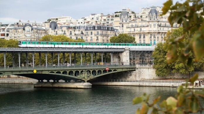 Juliette Fayaud, a 26-year-old restaurant worker, voiced the frustrations of many Parisians, lamenting the insufficient frequency of trains during rush hour
