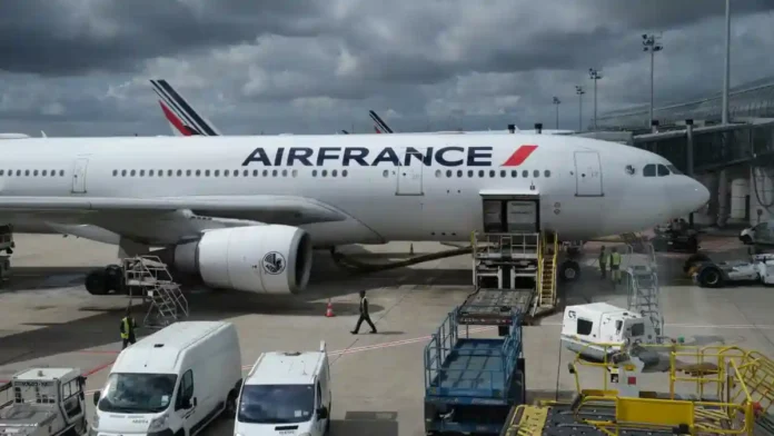 Strike from 0400 GMT Saturday to late Sunday disrupts travel plans, heightening worries ahead of Paris Olympics Strike from 0400 GMT Saturday to late Sunday disrupts travel plans, heightening worries ahead of Paris Olympics