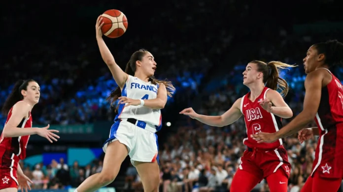 The women's game came down to the wire, with the Americans holding a narrow lead of 67-64 with just 3.9 seconds left on the clock The women's game came down to the wire, with the Americans holding a narrow lead of 67-64 with just 3.9 seconds left on the clock