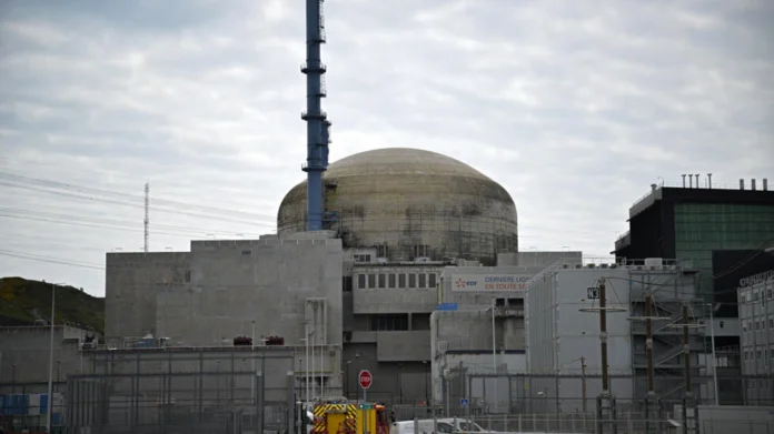 The Flamanville 3 nuclear power plant in Normandy has begun nuclear fission production after a 12 year delay, however France's EDF state energy supplier says there will be at least a 3 months delay in connecting to the national grid. © LOU BENOIST / AFP The Flamanville 3 nuclear power plant in Normandy has begun nuclear fission production after a 12 year delay, however France's EDF state energy supplier says there will be at least a 3 months delay in connecting to the national grid. © LOU BENOIST / AFP