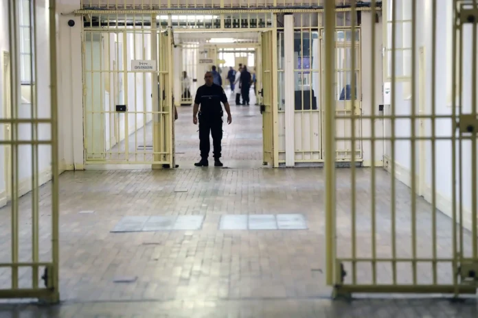 In 17 establishments across the country, prison capacity reaches or exceeds 200 percent, creating inhumane conditions for many inmates In 17 establishments across the country, prison capacity reaches or exceeds 200 percent, creating inhumane conditions for many inmates