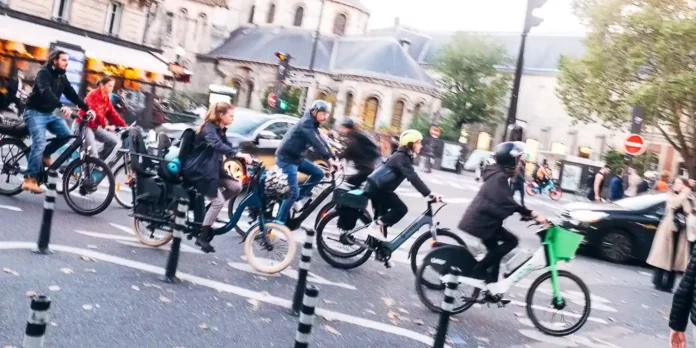 As bicycles and alternative urban vehicles dominate city streets, tensions grow over the challenge of coexistence between cyclists, pedestrians, and other forms of transport As bicycles and alternative urban vehicles dominate city streets, tensions grow over the challenge of coexistence between cyclists, pedestrians, and other forms of transport