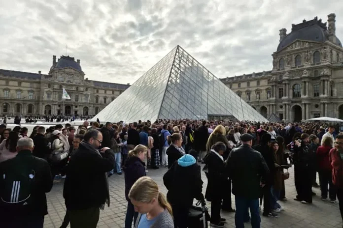Police escort vehicles transport the Louvre’s crown jewels to Banque de France’s high-security vaults following the daring Paris heist Police escort vehicles transport the Louvre’s crown jewels to Banque de France’s high-security vaults following the daring Paris heist