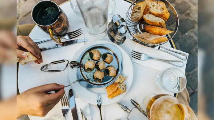 Police investigate the snail farm burglary that wiped out premium stock meant for Michelin-star holiday menus Police investigate the snail farm burglary that wiped out premium stock meant for Michelin-star holiday menus